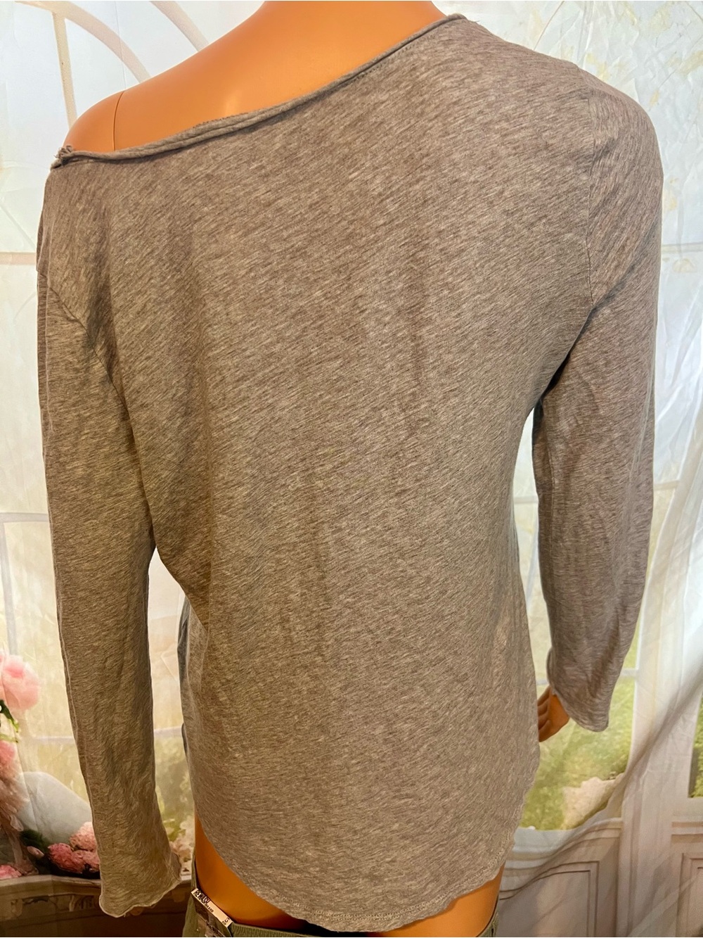 Lucky Brand Gray Off-Shoulder Long-Sleeve Top with Burgundy Graphic - Picture 2 of 5